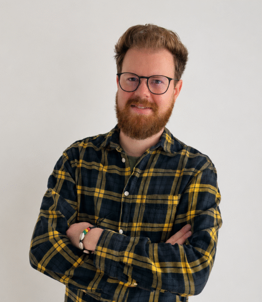 Porträt von Nikolaus Panny, Redakteur bei der Online-Marketing-Agentur CUSTOMIZE in Wien.