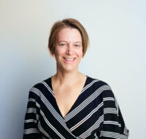 Porträt von Mareike Steger, ehemalige Chefredakteurin bei der Online-Marketing-Agentur CUSTOMIZE in Wien
